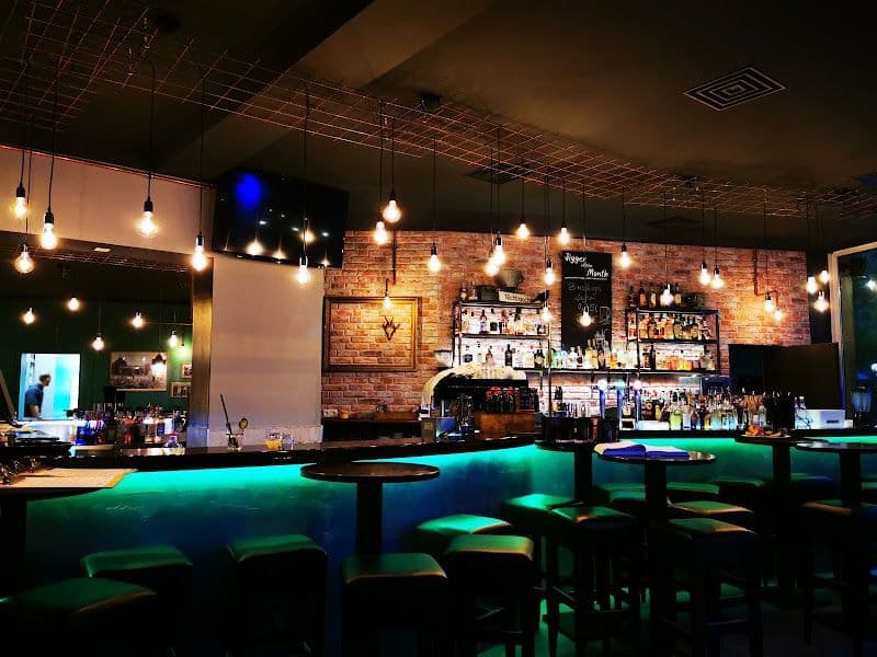 Blackbird - Hennigsdorf - Germany - Booked ai