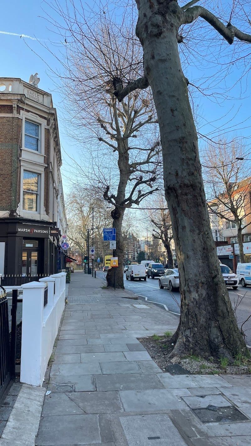 Star Hotel - London - United Kingdom - Booked ai