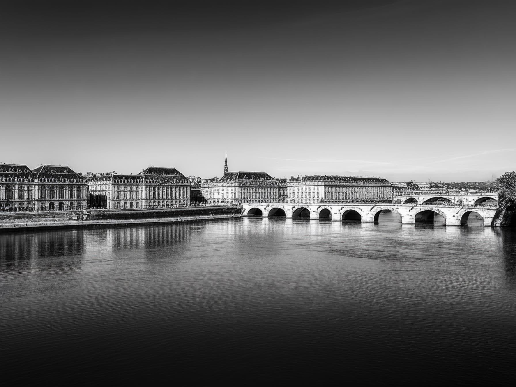 Top 10 Must-Visit Attractions in Bordeaux for First-Time Visitors