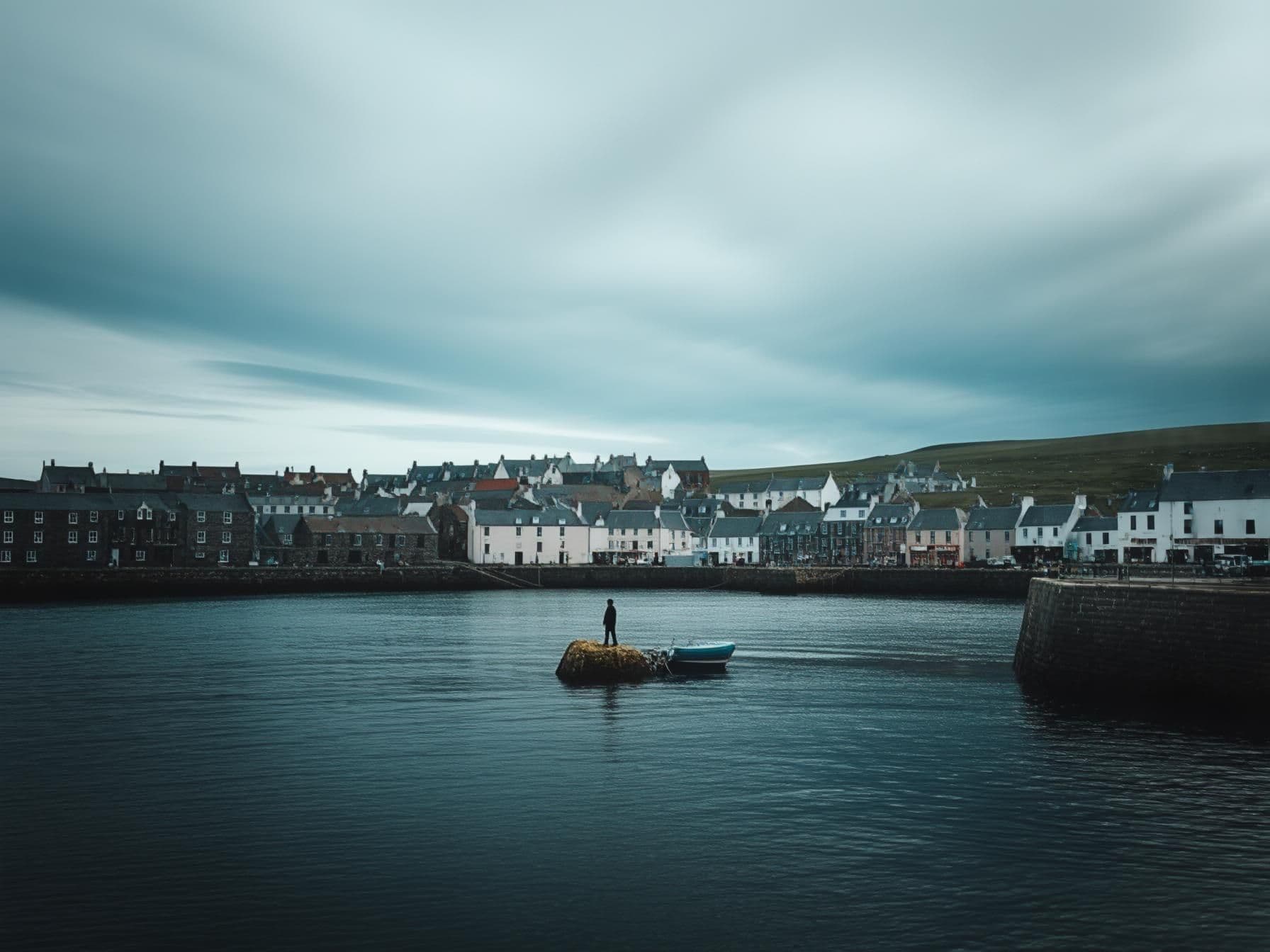 Budget Travel Hacks: Finding Cheap Flights and Hotels in Stromness