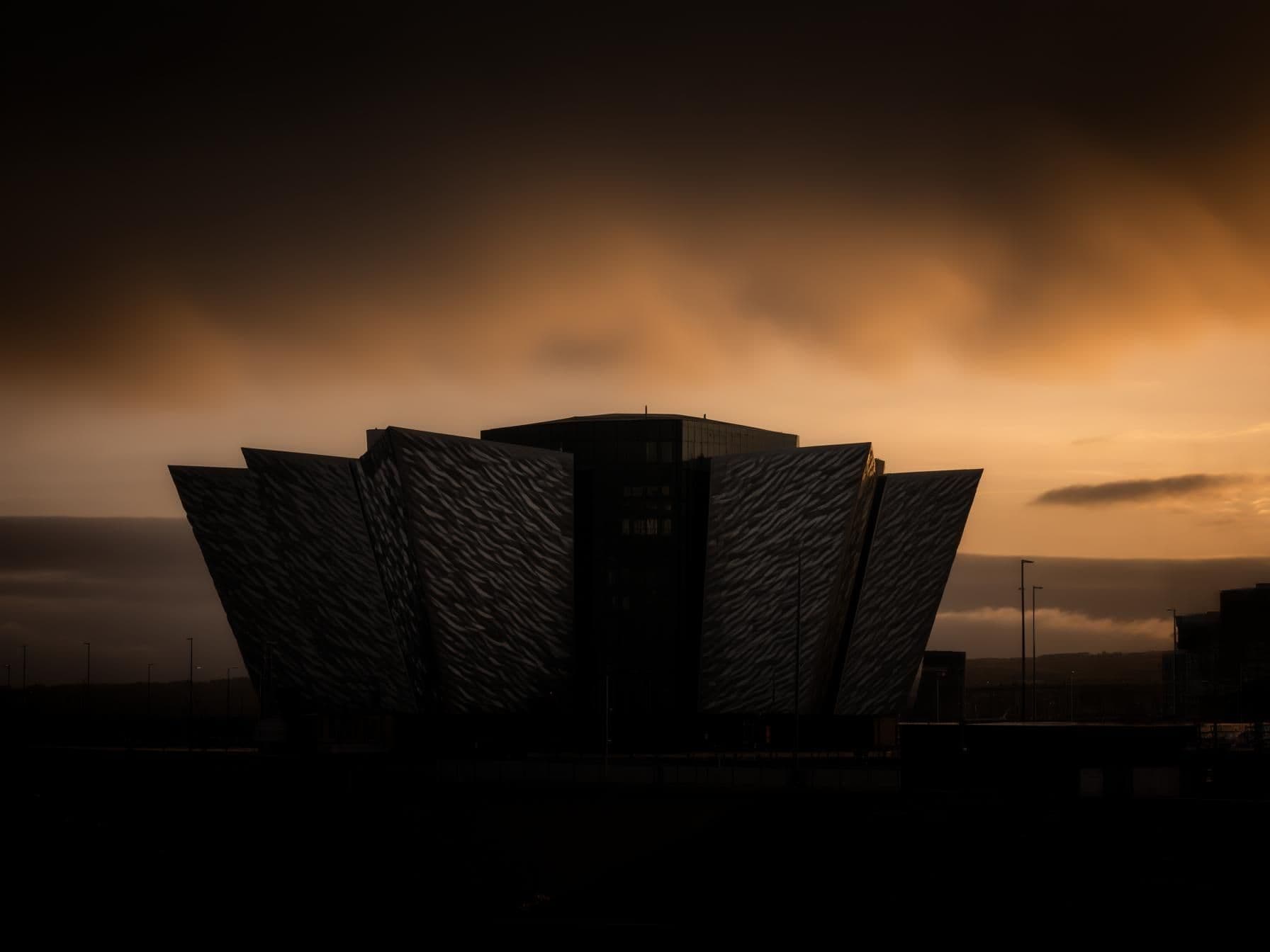 Explore Belfast: Top 10 Must-See Attractions for First-Time Visitors