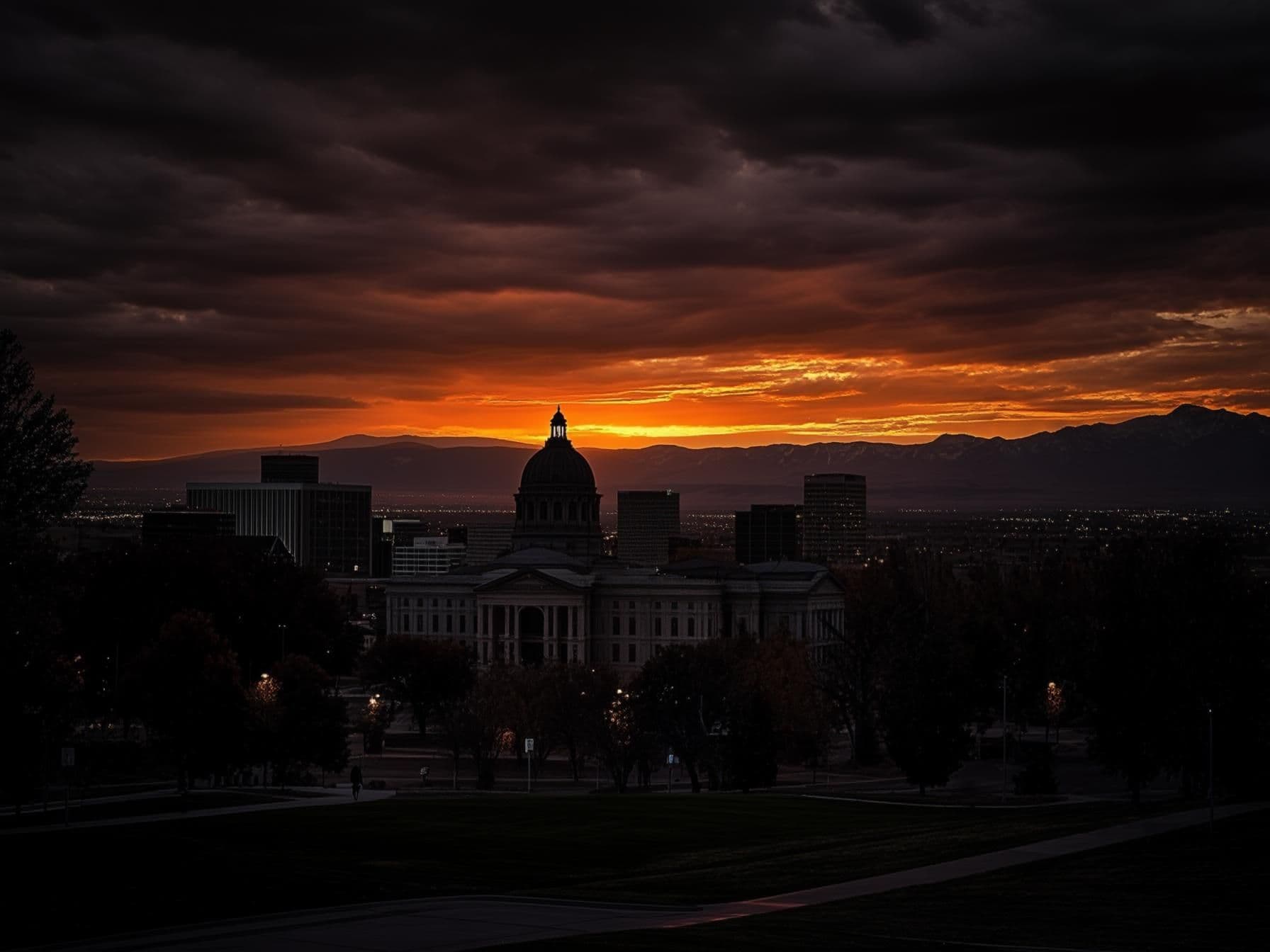 Denver Delights: Top 10 Must-See Attractions for First-Time Visitors