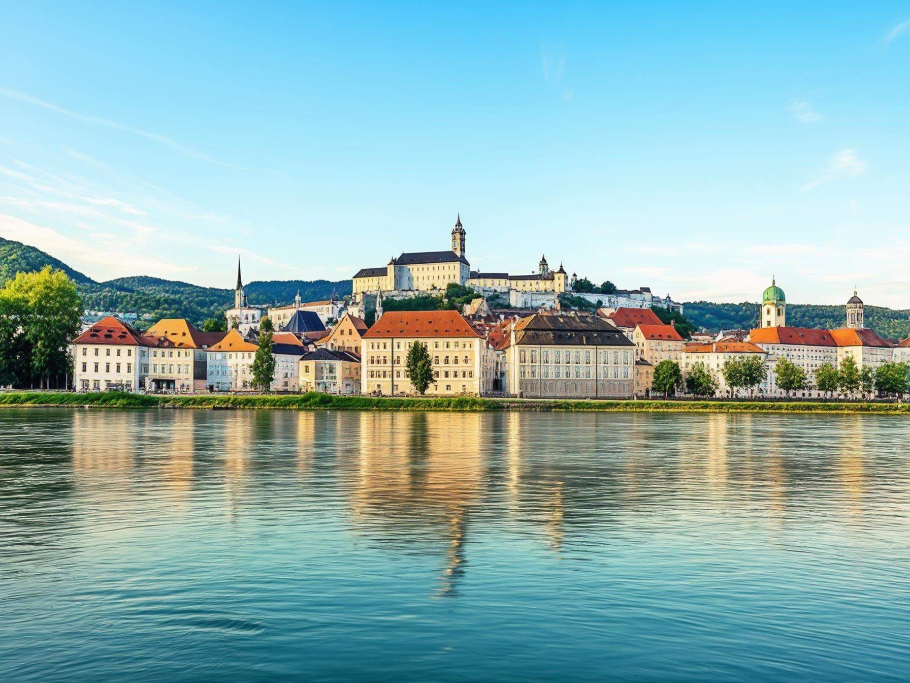 Discover Passau: Top Hotels and Flight Tips for Your Perfect Trip