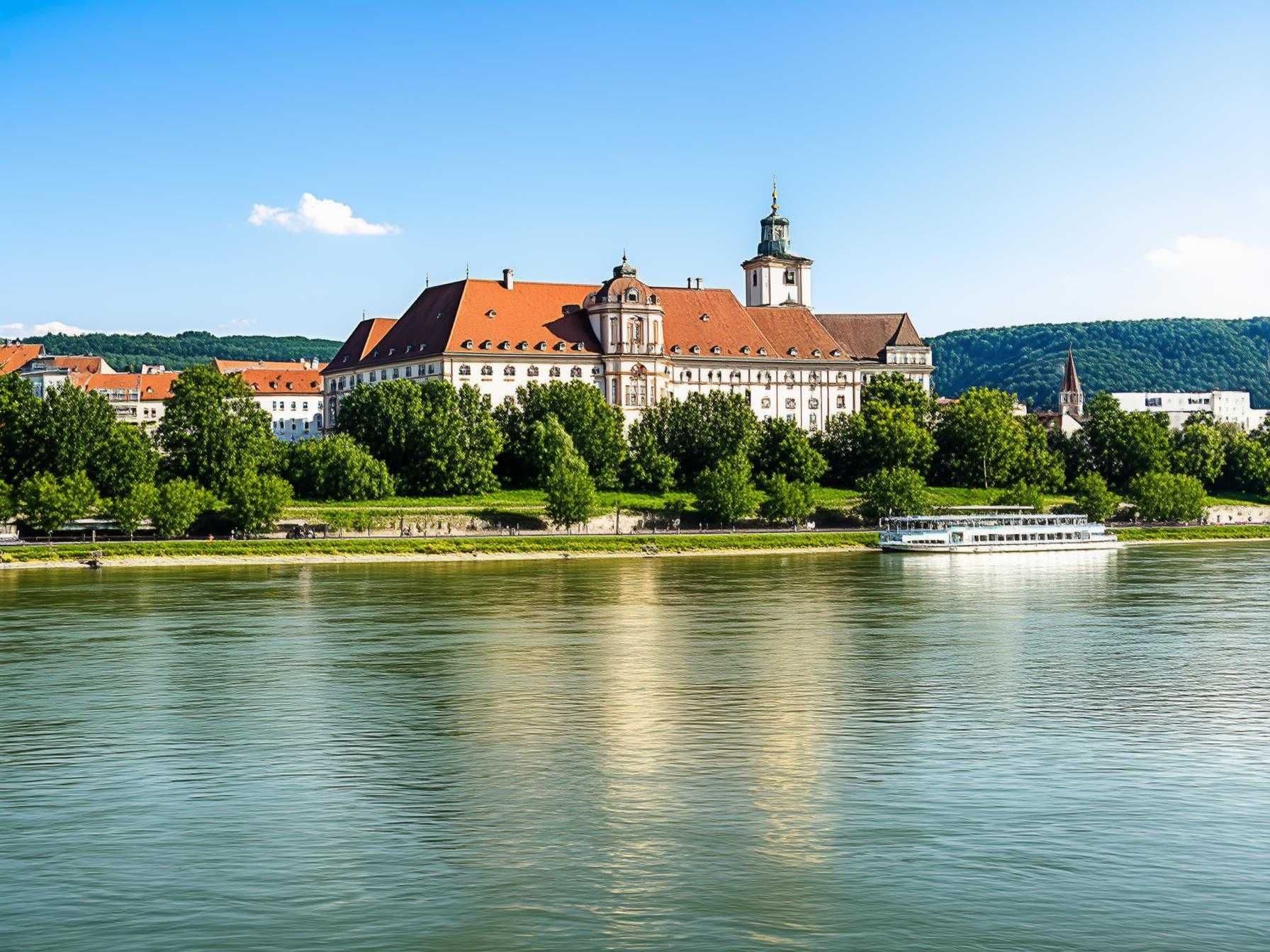 Top 10 Must-See Attractions in Krems an der Donau: A Traveler's Guide