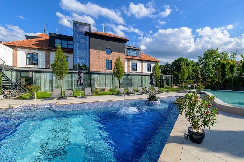 Bordu Wellness Hotel Superior es Szonyegmuzeum Bekesszentandras