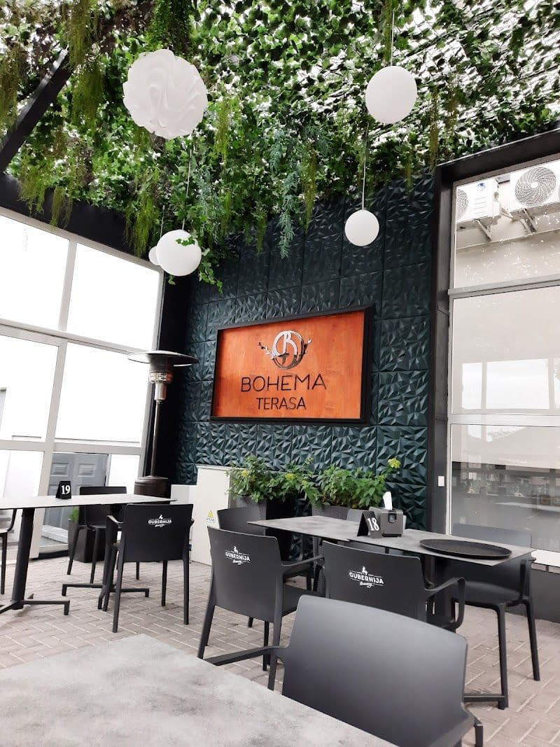 Hotel PAS TĘSTININKĄ