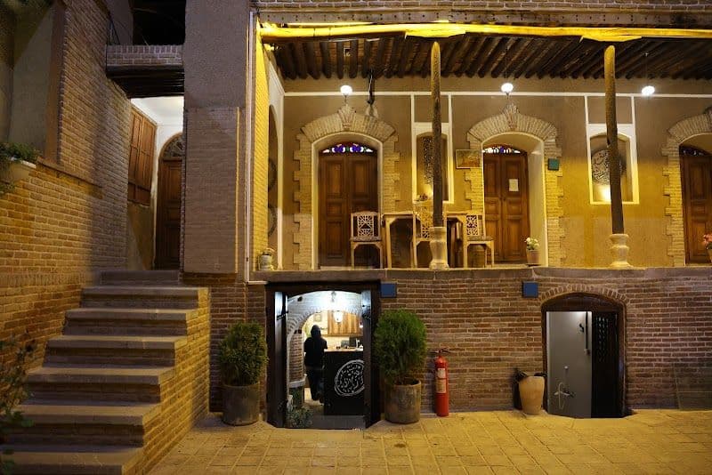 Behrouzi Traditional Hotel