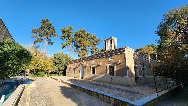 Moshir al-Mamalek Garden Hotel