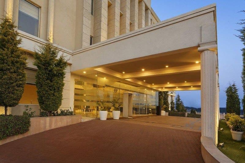 Seyfert Sarovar Premiere