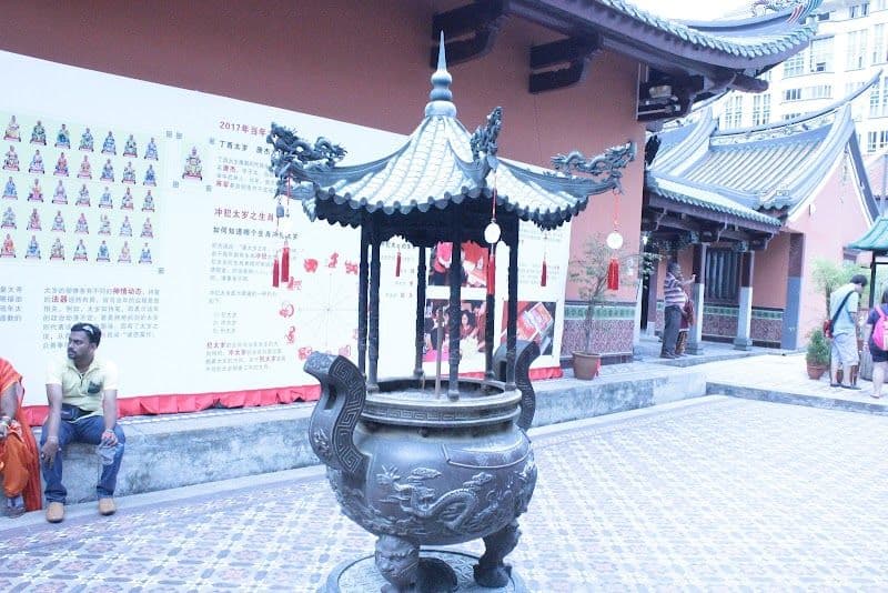 Explore Johor Bahru Old Chinese Temple