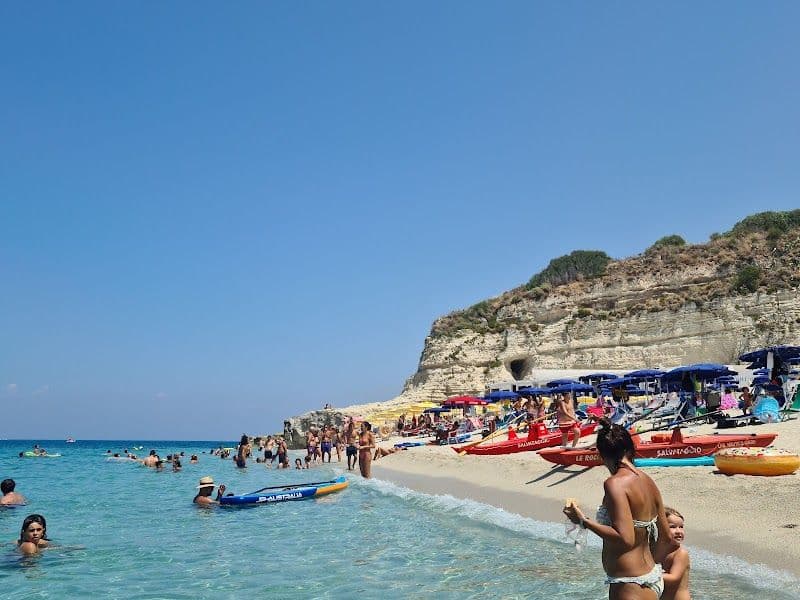 Relax on Tropea Beach (Spiaggia della Rotonda)