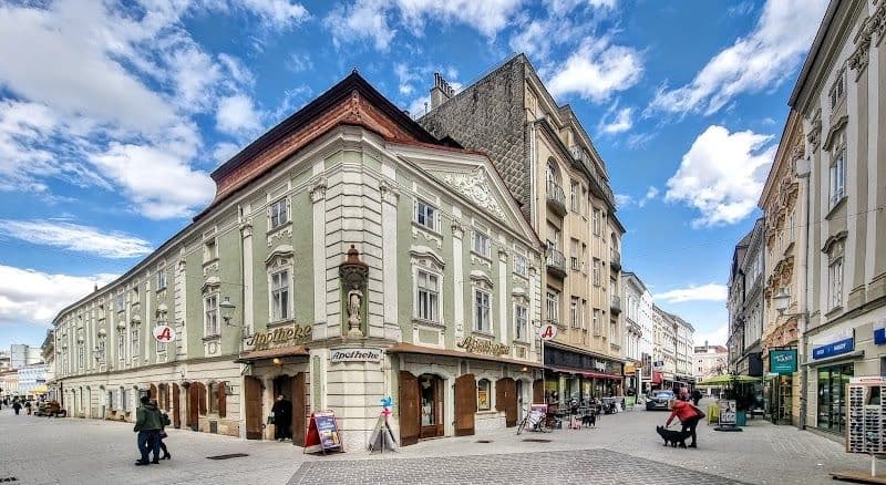 Explore St. Pölten Old Town and Rathausplatz