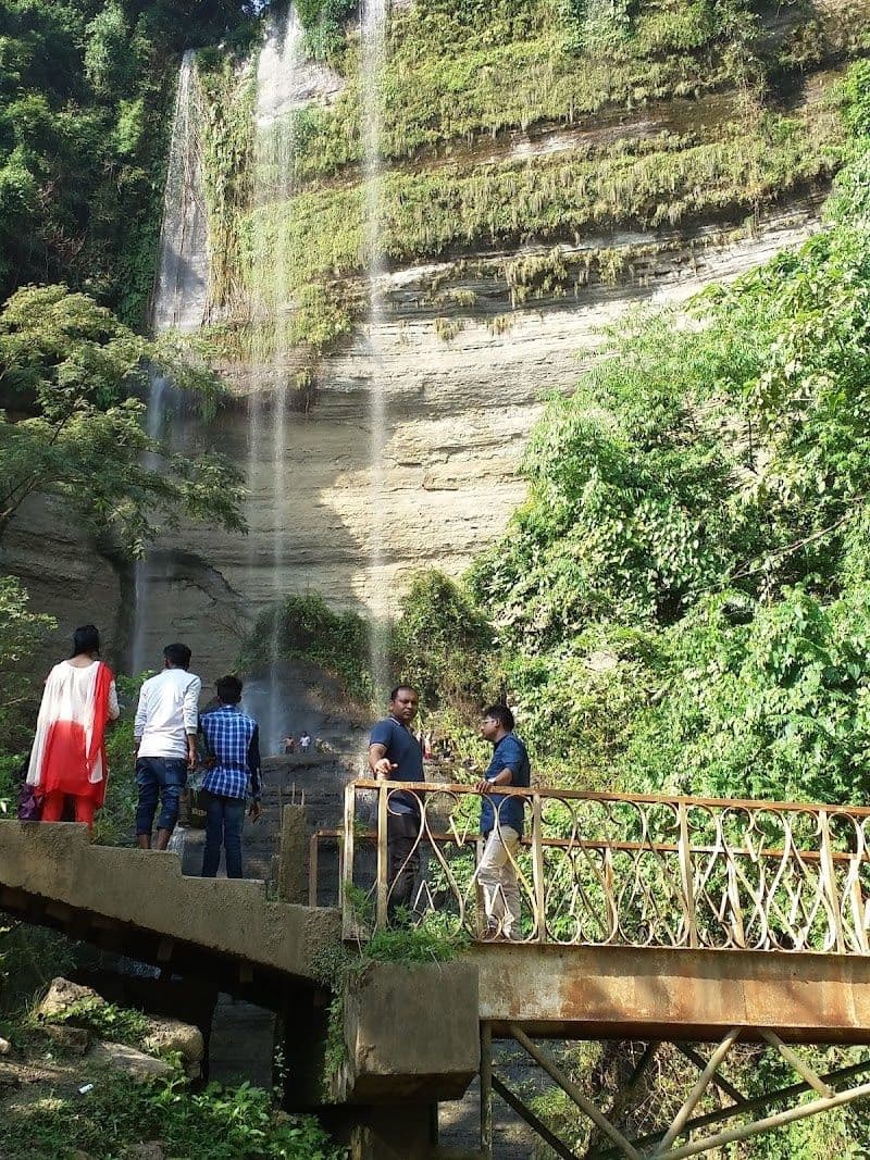 Explore Shuvolong Waterfalls