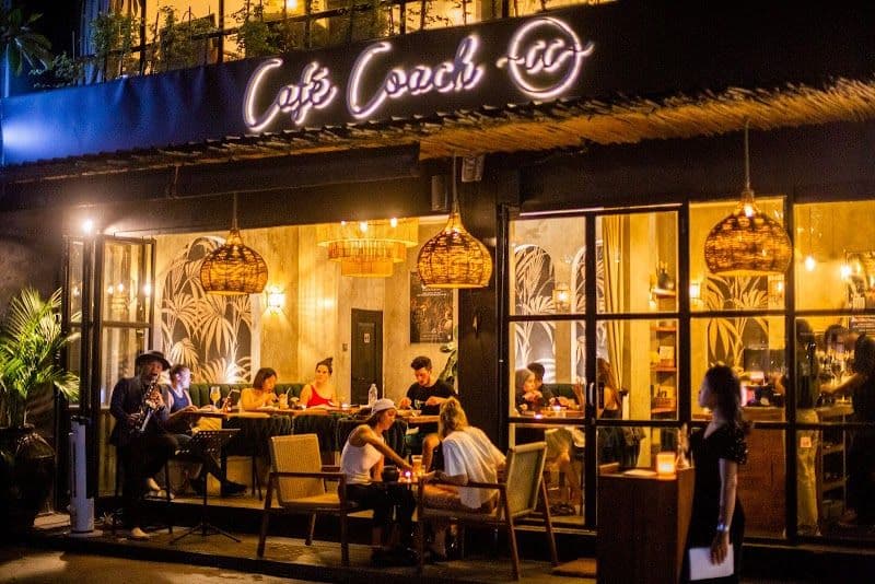 Exploring cafes and restaurants in Canggu