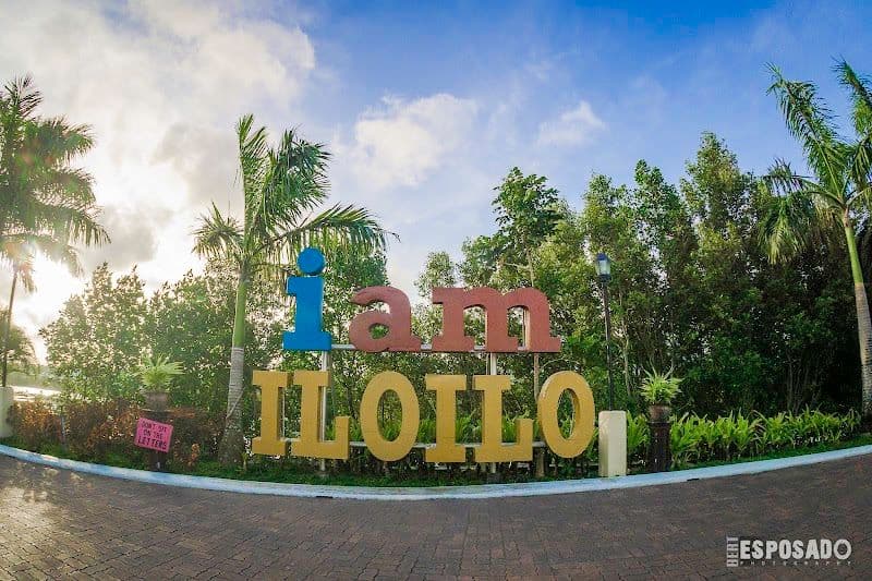 Explore the Iloilo River Esplanade