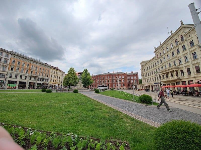Visit the Görlitz Department Store (Görlitzer Warenhaus)