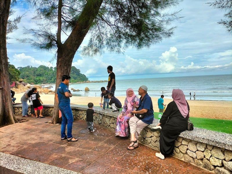 Visit Teluk Cempedak Beach