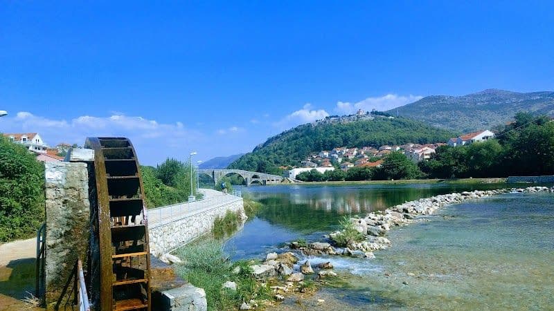 Explore the Arslanagić Bridge