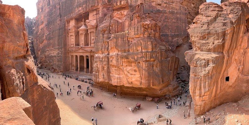 Explore the Siq and Treasury (Al-Khazneh)