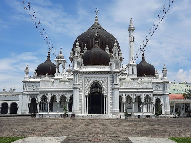 Explore the Zahir Mosque (Masjid Zahir)