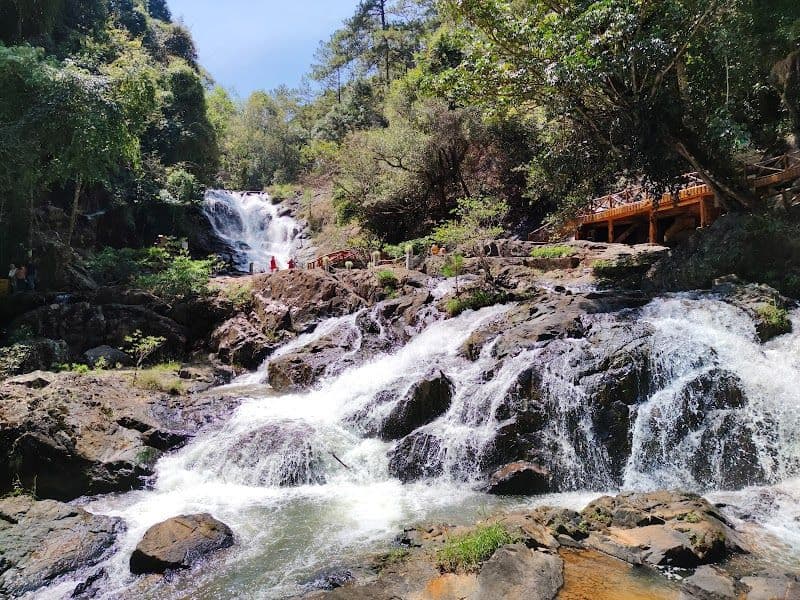 Explore Datanla Waterfall and take the alpine coaster ride