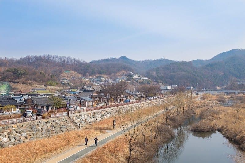 Explore Jeonju Hanok Village
