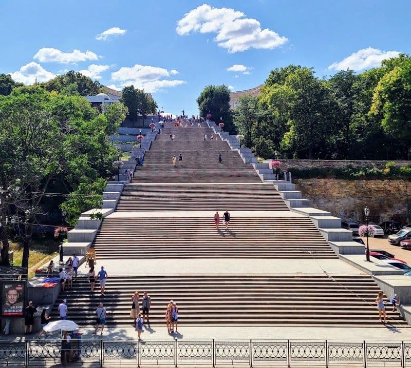 Walk along the Potemkin Stairs and Primorsky Boulevard
