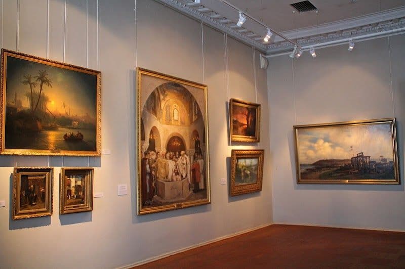Explore the Museum of Art (Nizhny Novgorod State Art Museum)