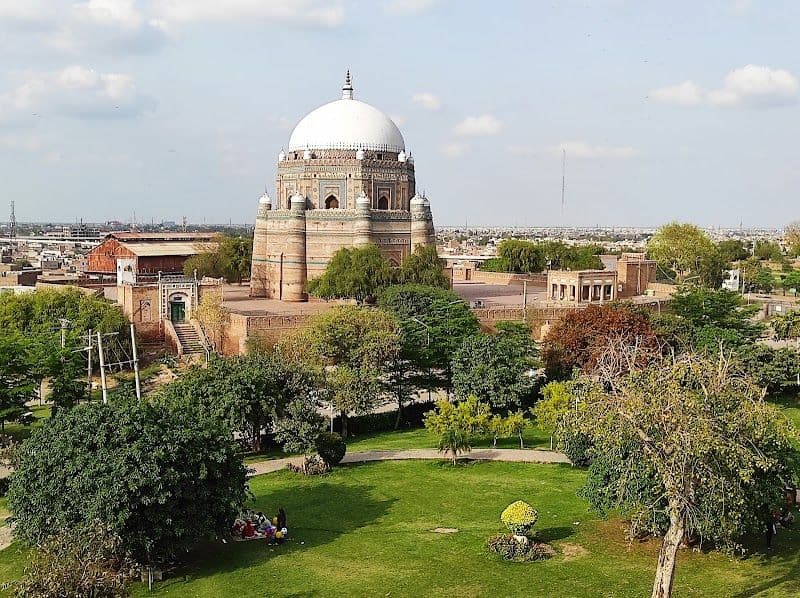 Explore the Multan Fort and Qasim Bagh