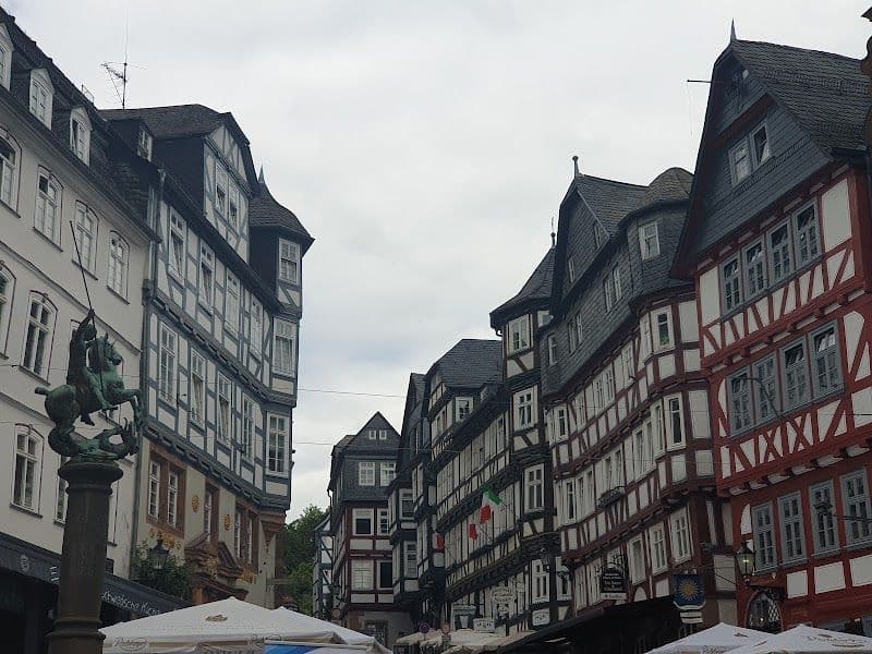 Stroll through the Old Town (Oberstadt)