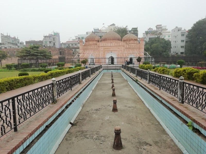 Visit Lalbagh Fort