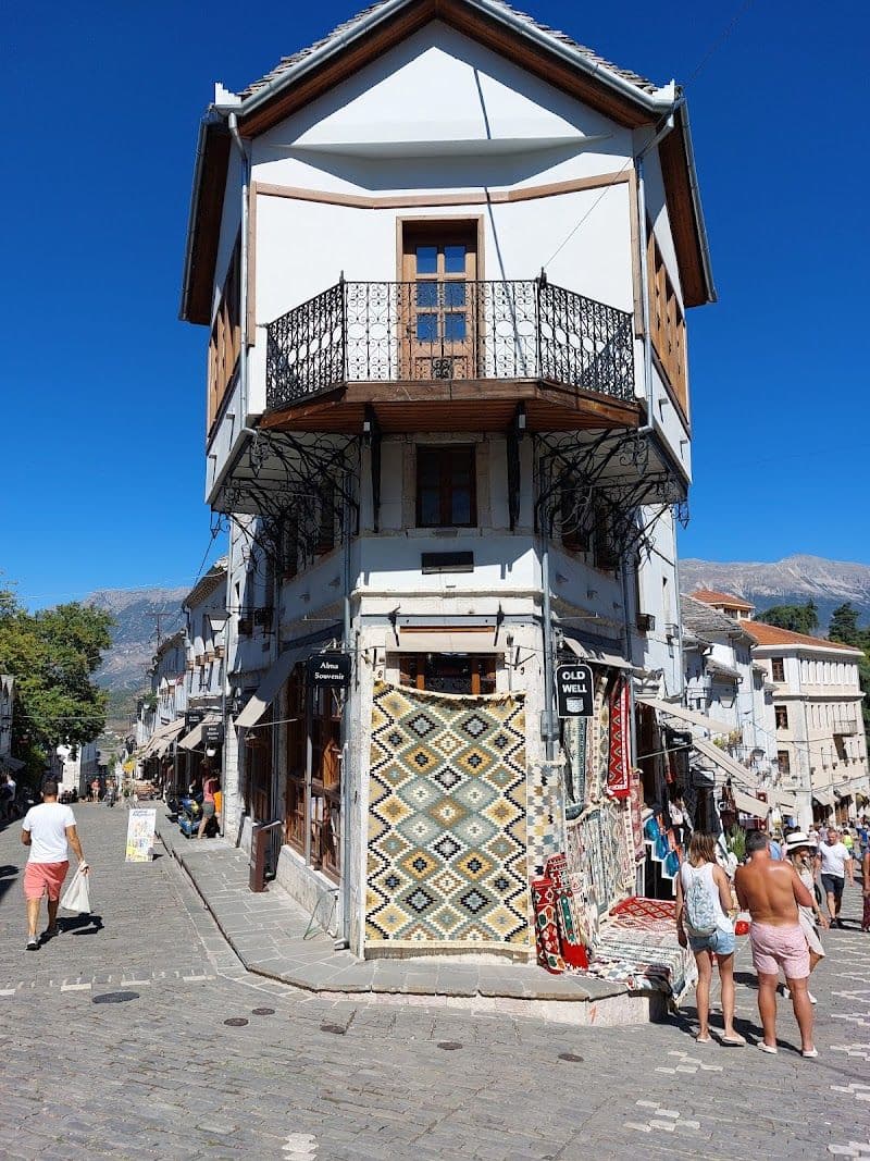 Explore the Old Bazaar