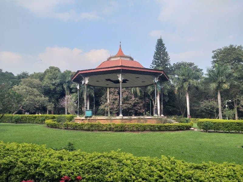 Stroll through Cubbon Park