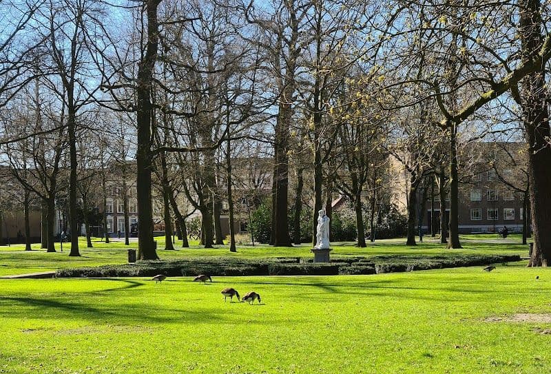 Stroll through Valkenberg Park