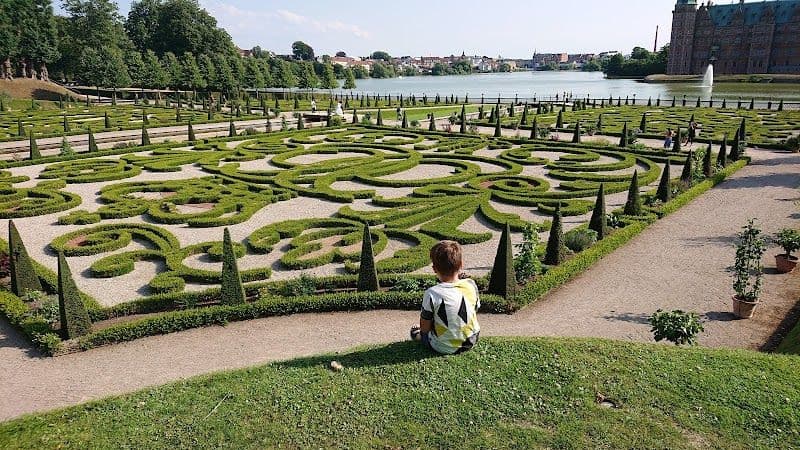 Explore Baroque Garden (Slotshaven)