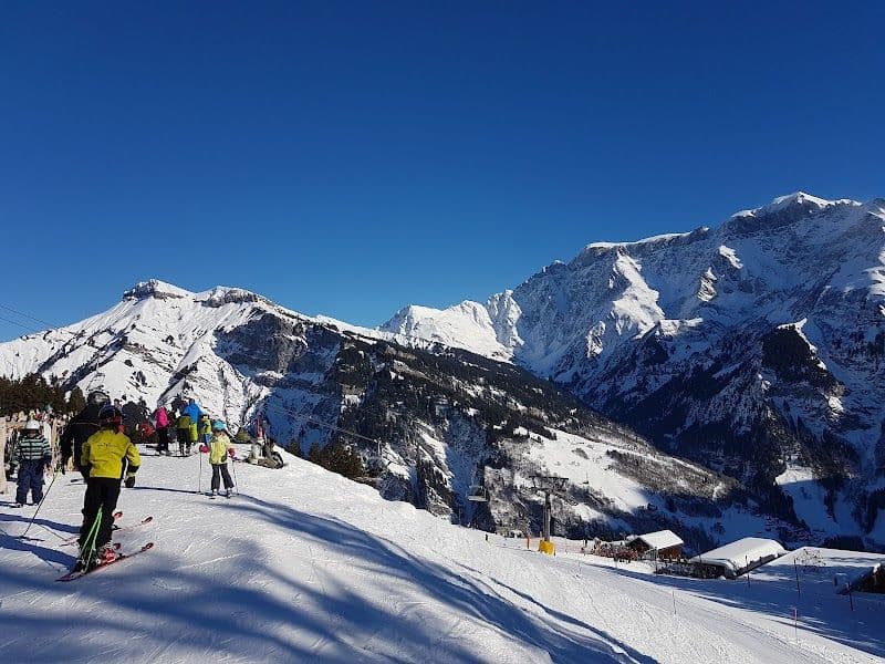 Skiing and Snowboarding at Sportbahnen Elm