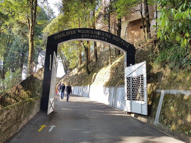Explore the Himalayan Mountaineering Institute and Zoo