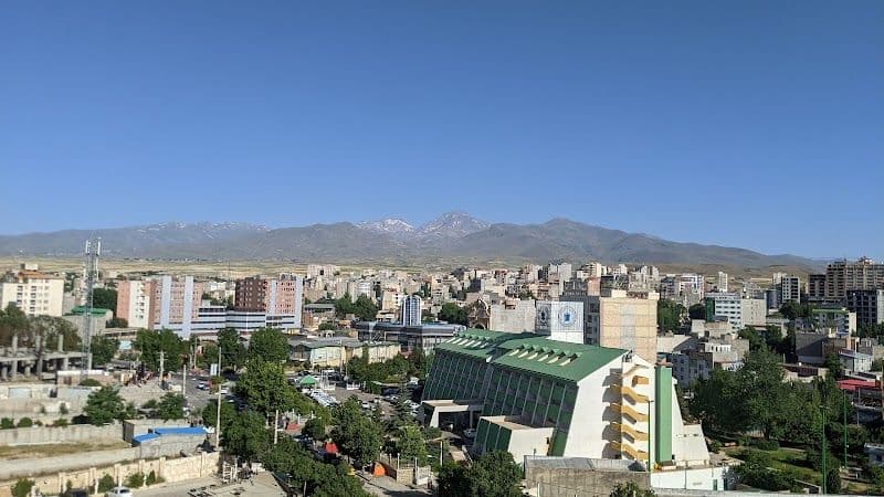 Relax in Sarein Hot Springs