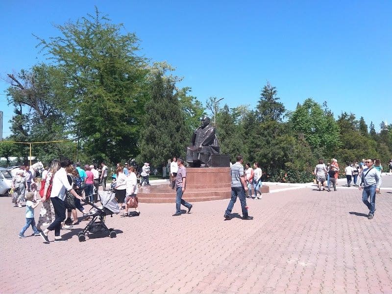 Visit the Park Abaya