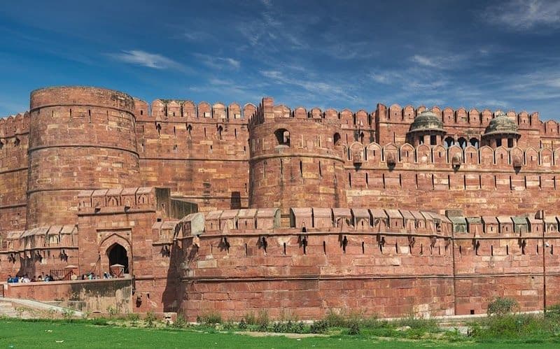 Explore Agra Fort