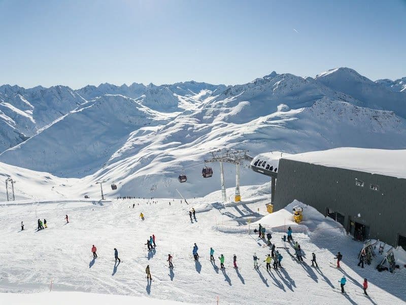 Skiing and Snowboarding at SkiArena Andermatt-Sedrun