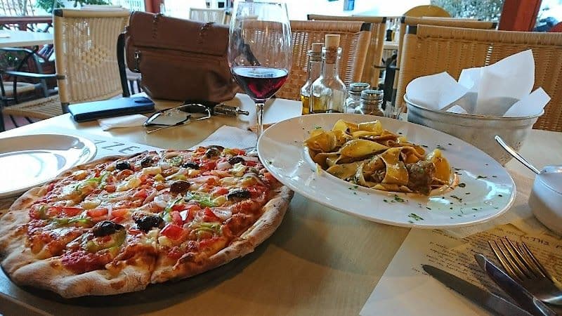 Avli Pizzeria and Restaurant