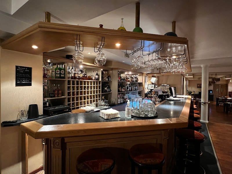 Oskars Restaurant & Bar