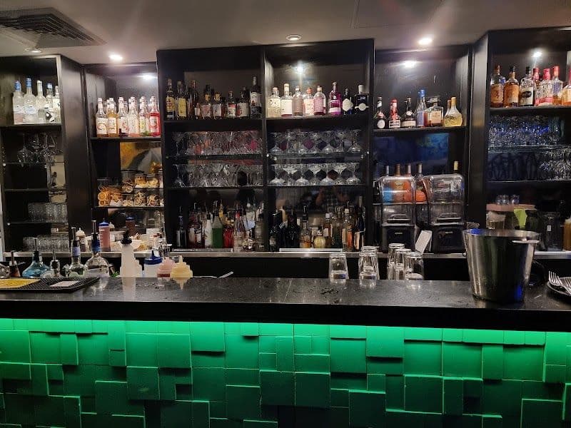 2640 Restaurant and Bar