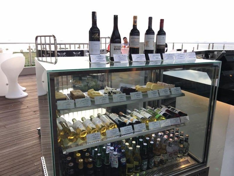 The RoofTop Food & Sky Bar