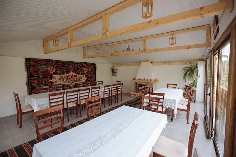 Casa de sub Stâncă