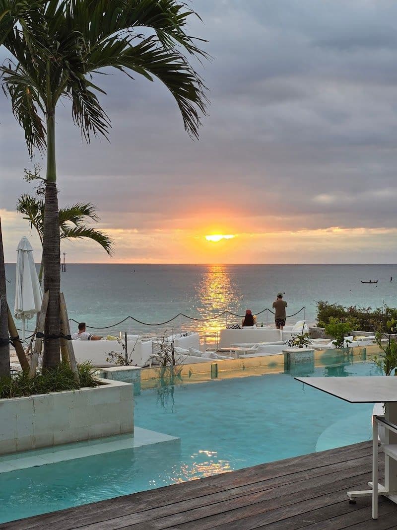 Alfredo's Beach Club & Restaurant