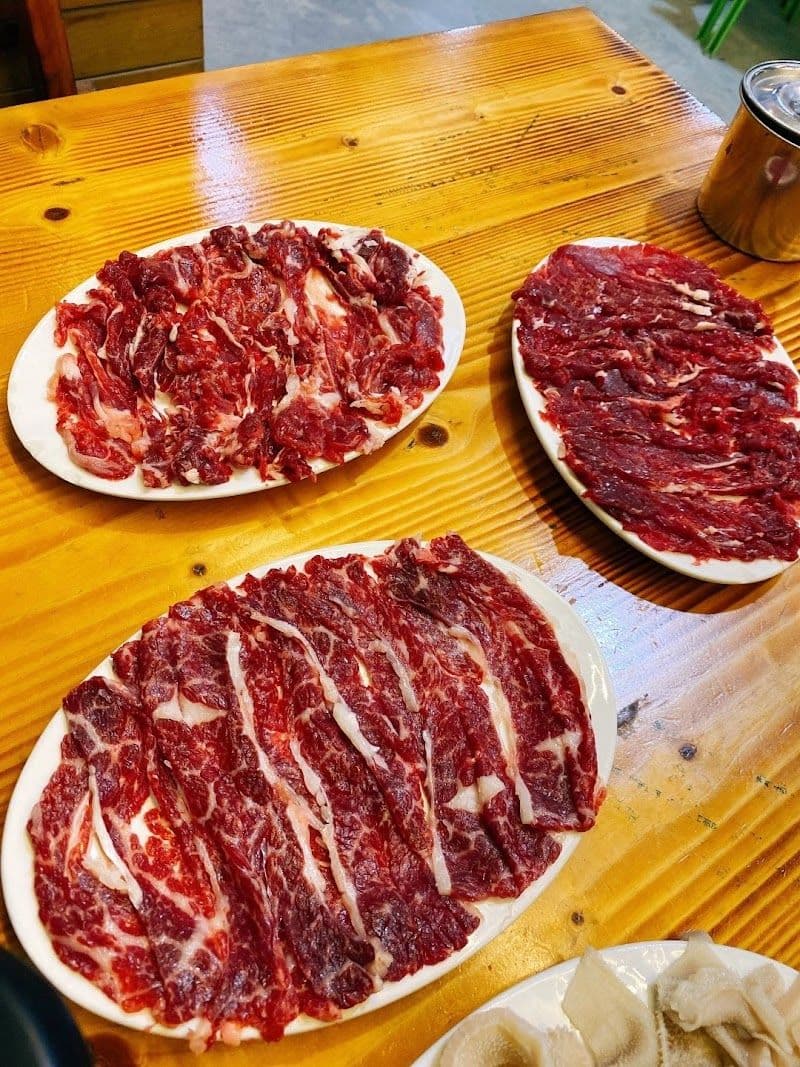 Xiangyun Sha Cha Hotpot (祥雲牛肉火锅)