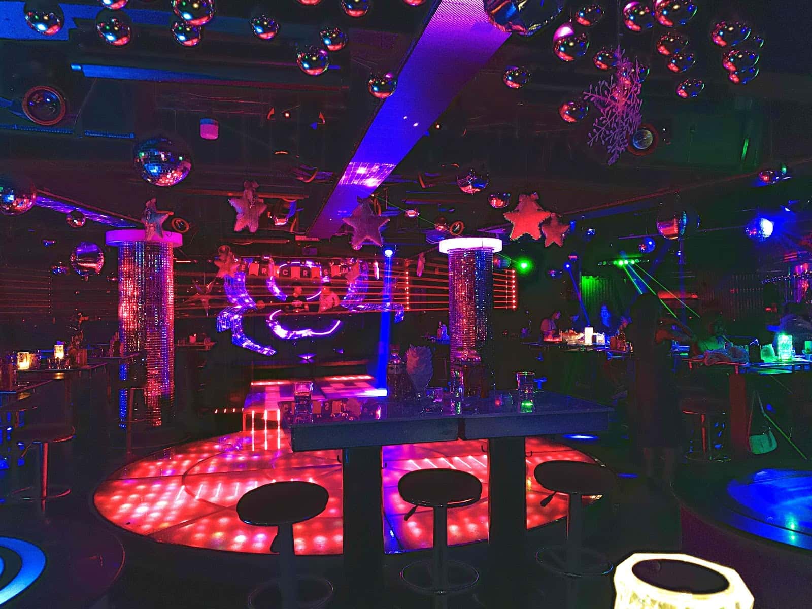 Vũ trường V CLUB