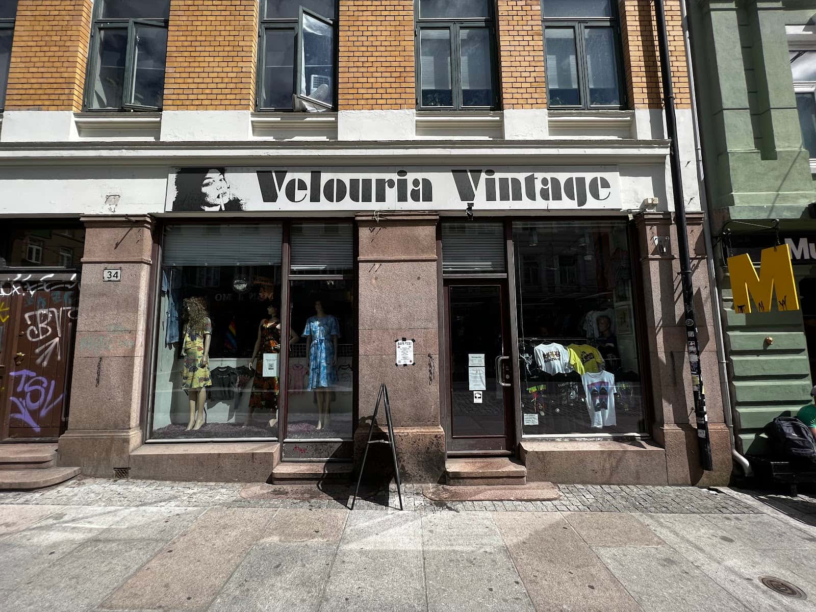 Velouria Vintage